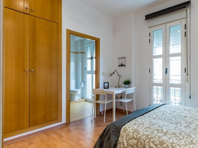 Se alquila habitación en piso de 4 dormitorios en Rascanya, Valencia