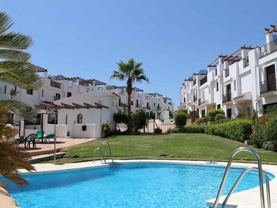 Piso en venta en San Roque de 3 habitaciones con terraza y piscina