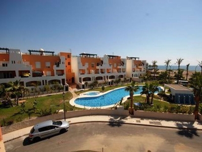 Venta de piso en calle Islas Canarias de 2 habitaciones con terraza y piscina