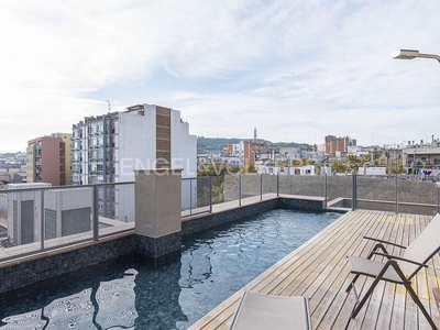 Venta de piso en El Raval de 2 habitaciones con terraza y piscina