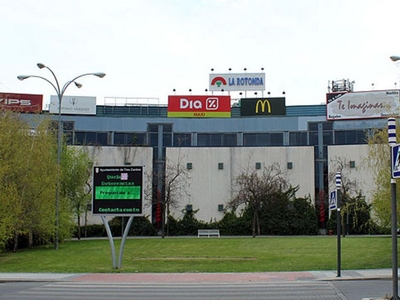 Centro Comercial La Rotonda, Plaza Toro, 1