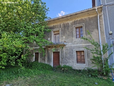 CASA CON TERRENO PARA REFORMAR