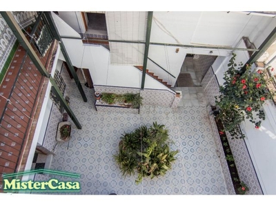 Centro, casa para reformar parcialmente, 11 apartamentos MEJOR VER!!