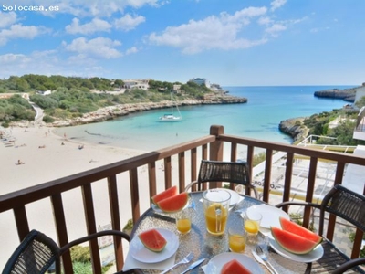 Mallorca Next properties - Apartamento en primera línea de playa con terraza.