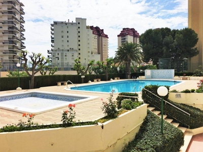 Alquiler Piso Gandia. Piso de tres habitaciones en Formentera. Primera planta con terraza