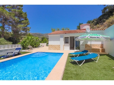 Alquiler de casa con piscina y terraza en Benissa