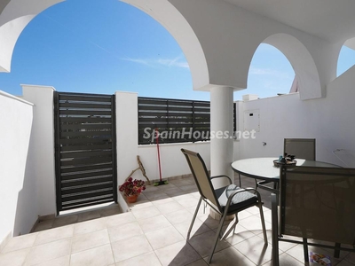 Apartamento en venta en Cabopino-Artola, Marbella