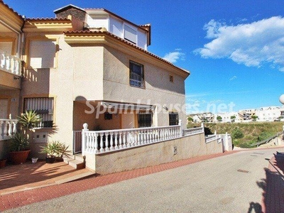 Casa adosada en venta en Guardamar del Segura