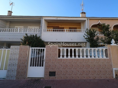 Casa adosada en venta en Playa de los Naúfragos, Torrevieja
