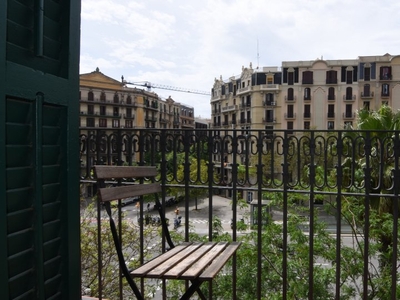 Elegante habitación en un apartamento de 5 dormitorios en Poblenou, Barcelona