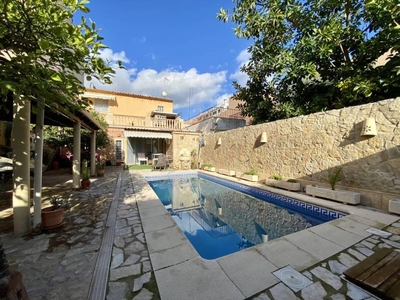 Venta Casa unifamiliar en Calle Aragon Palma de Mallorca. Buen estado con terraza 229 m²