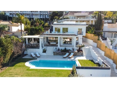 Venta Casa unifamiliar en Calle AV GENERALIFE S/N Marbella. Buen estado con terraza 1604 m²