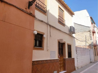 Venta Casa unifamiliar en Calle MIRES Cabra. Buen estado 60 m²