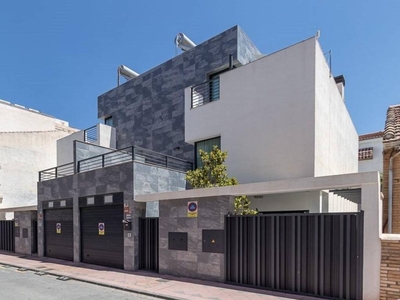 Venta Casa unifamiliar en Cervantes 49 Armilla. Con terraza 233 m²