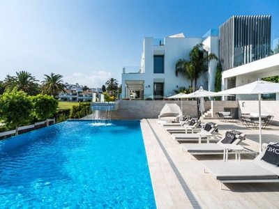 Venta Casa unifamiliar Marbella. Con terraza 1150 m²