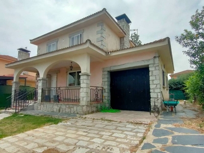 Venta Chalet Camarena. Plaza de aparcamiento 481 m²