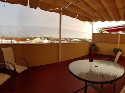 Venta de dúplex con terraza en Umbrete, ZONA RESIDENCIAL MUY TRANQUILA CON RÁPIDO ACCESO A LA A-49