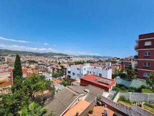 Piso de cuatro habitaciones entreplanta, La Font d'en Fargues, Barcelona