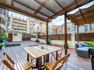 Piso de tres habitaciones 200 m², La Vila de Gràcia, Barcelona