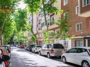 Piso de tres habitaciones Mártires de Paracuellos, Cuatro Caminos, Madrid