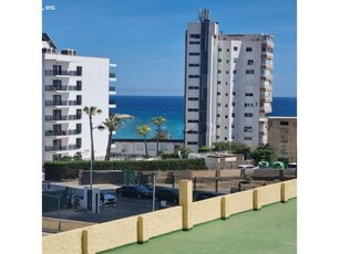 Reformado apartamento en 2 Linea playa Poniente con vistas al mar.