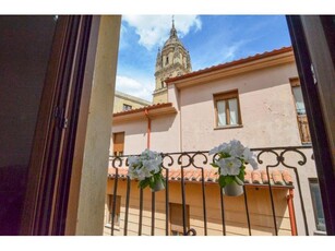 Urbis te ofrece un piso en alquiler en la zona Universidad, Salamanca