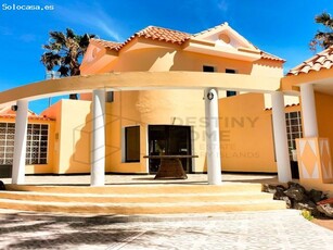 Villa de Lujo en Venta en Corralejo, Las Palmas