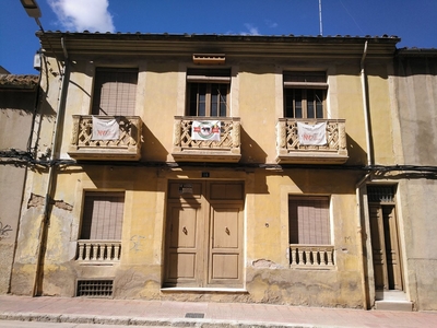 CASA MUY CENTRICA PARA REFORMAR