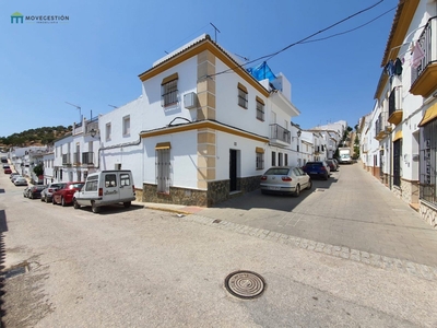 CASA UNIFAMILIAR INDEPENDIENTE EN EL CENTRO DE ALGAR