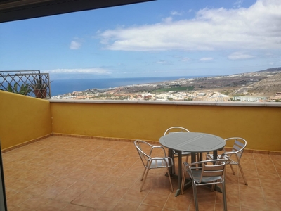 Costa Adeje 2 habitaciones con terraza de 40 m2 con vistas al mar. Plaza garaje