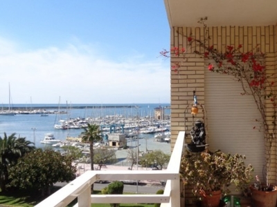 PRECIOSO APARTAMENTO CON VISTAS LATERALES AL MAR EN TORREVIEJA, 150m PLAY ACEQUIÓN.