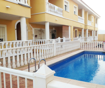 Precioso y acojedor apartamento con piscina comunitaria