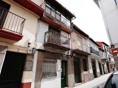 Urbis te ofrece un piso en venta en Béjar, Salamanca.