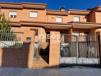 Casa adosada en venta en Calle de la Encomienda