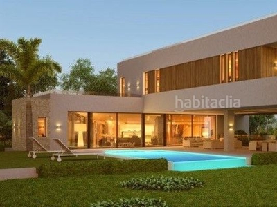 Casa con 5 habitaciones con parking, piscina, aire acondicionado, jardín y vistas al mar en Benahavís
