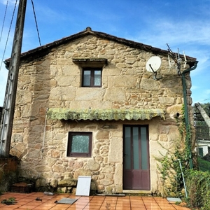 Casa de piedra semi-reformada en Rois, A Coruña