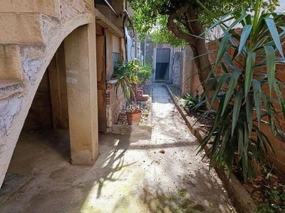 Casa de pueblo con planta baja y piso independientes en Sant Celoni