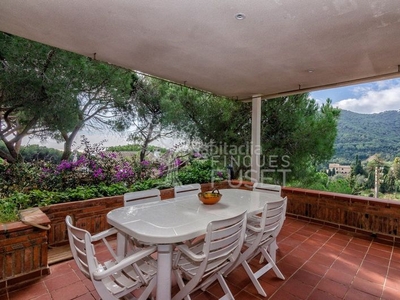 Casa preciosa casa con terreno y piscina en venta en Cabrera de Mar