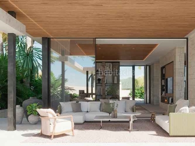 Casa villa junto a puerto banús en primera línea de playa a estrenar en venta en Marbella