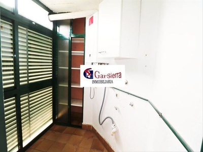 Piso en calle de carballino 19 piso con 3 habitaciones con ascensor y calefacción en Alcorcón