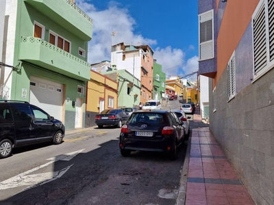 Venta Ático en Granada 18 Telde. Buen estado plaza de aparcamiento