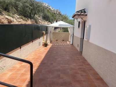 Venta Casa adosada Comares. Muy buen estado plaza de aparcamiento con terraza 200 m²