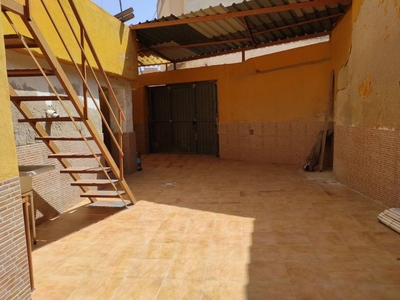 Venta Casa adosada en Calle CINE VIEJO 11 Murcia. A reformar plaza de aparcamiento 190 m²