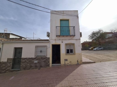 Venta Casa adosada en Calle Mendez Nunez Jódar. Buen estado con balcón 22 m²