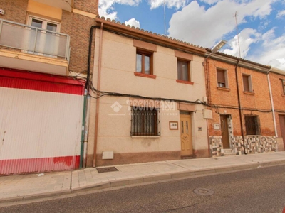 Venta Casa adosada Palencia. Con terraza calefacción individual 116 m²