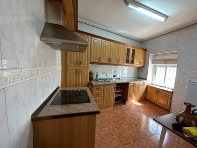 Venta Casa pareada en Calle Pintor Juan Esteban Úbeda. Buen estado con terraza 91 m²