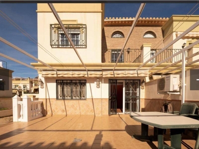 Venta Casa pareada Vélez-Málaga. Buen estado 200 m²