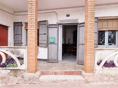 Venta Casa rústica en Carretera de Lleida 6 Albatàrrec. Buen estado 400 m²