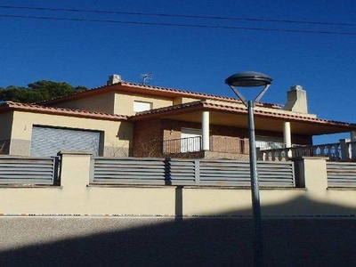 Venta Casa unifamiliar en Calle Bessons Cunit. 227 m²