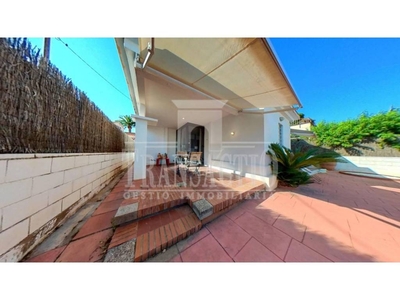 Venta Casa unifamiliar en Calle Passatge Regueral Cambrils. Buen estado con terraza 100 m²